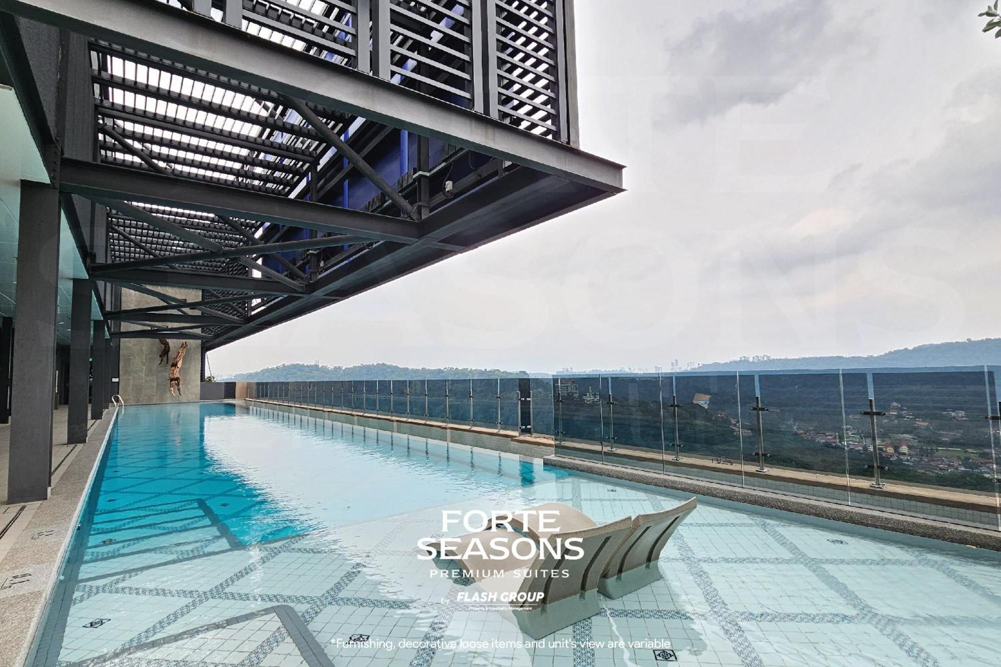Forte Seasons Mossaz Premium Suites Петалинг Джая Екстериор снимка