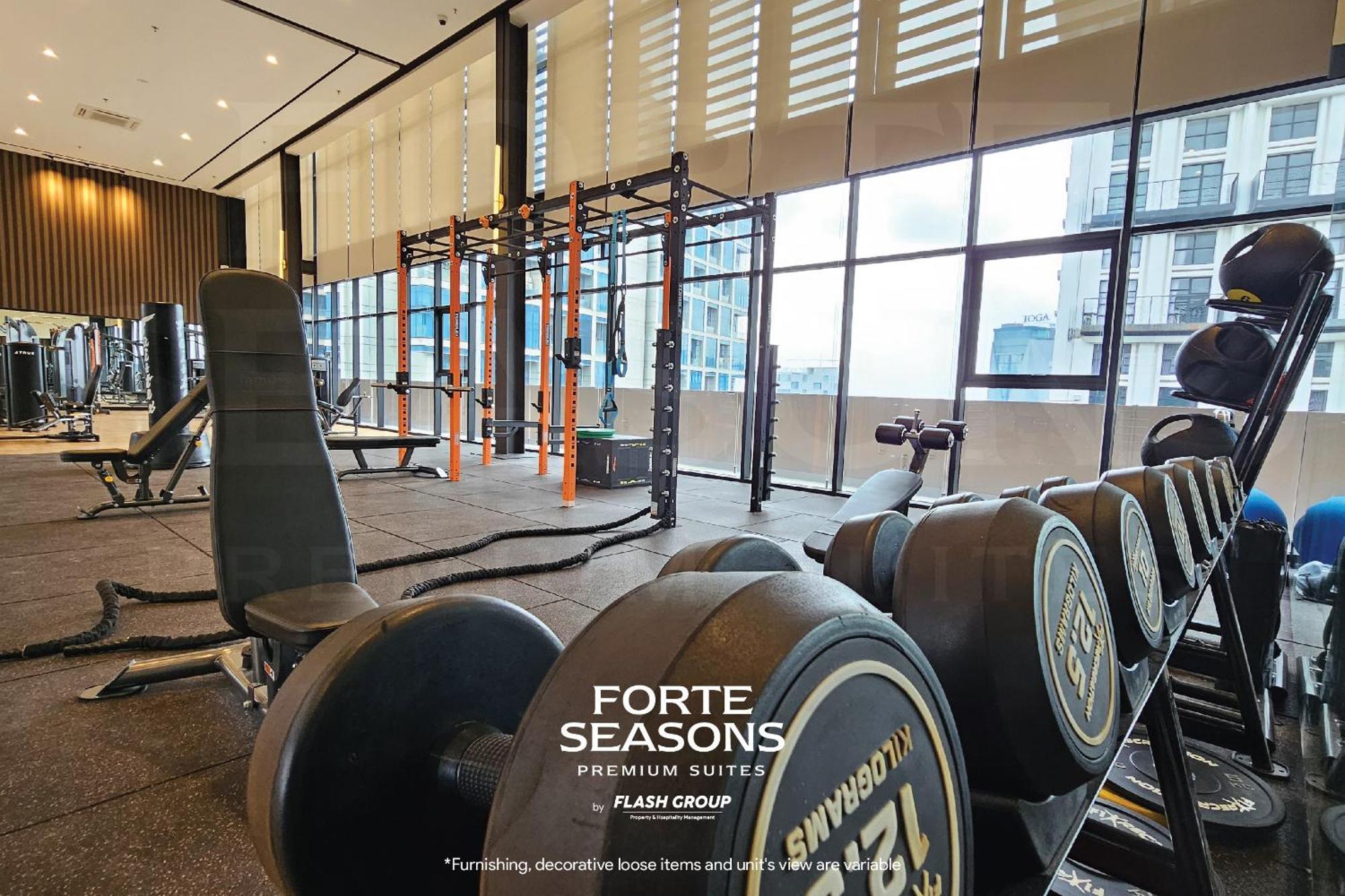 Forte Seasons Mossaz Premium Suites Петалинг Джая Екстериор снимка